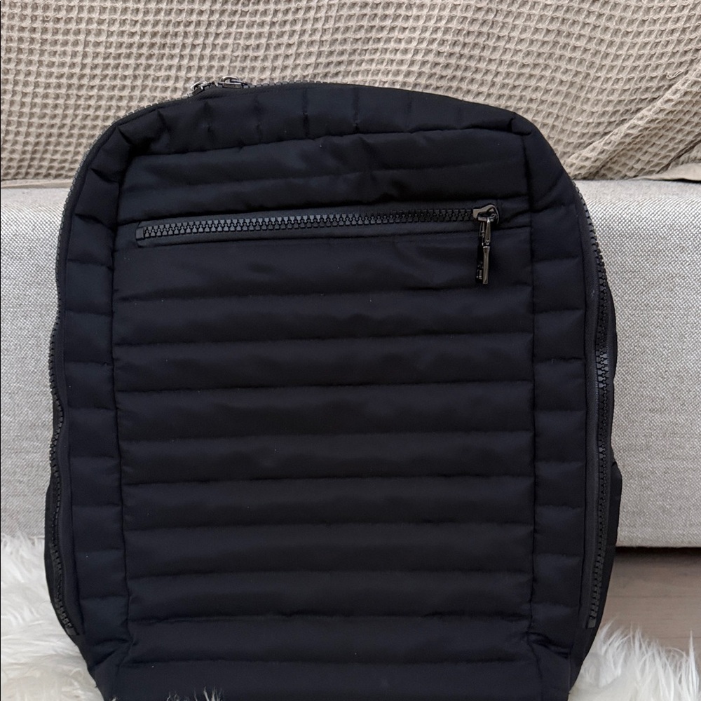 THINK ROSLYN:Stylish Black Backpack